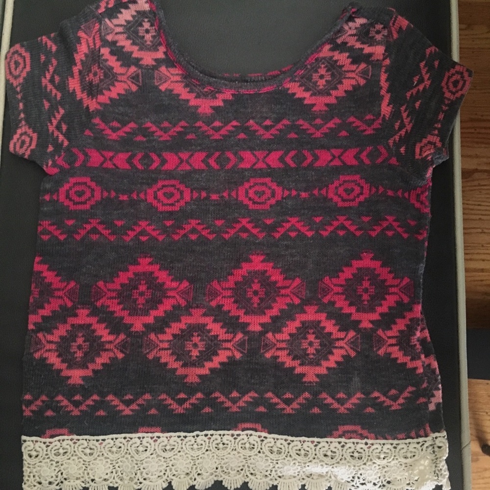 Girl’s 10-12 Cute Pink and Gray Patterned Shirt